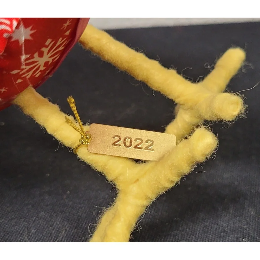 Featherly Friends Bird Dressed As Present Bow 2022